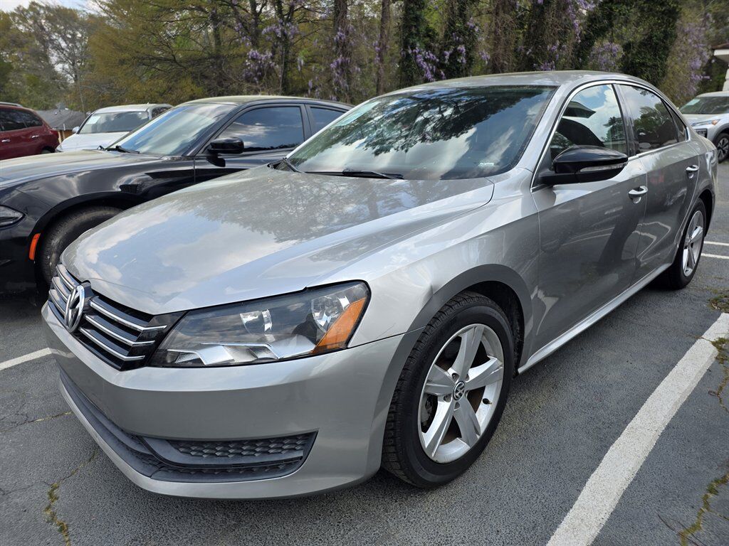 2012 VOLKSWAGEN Passat