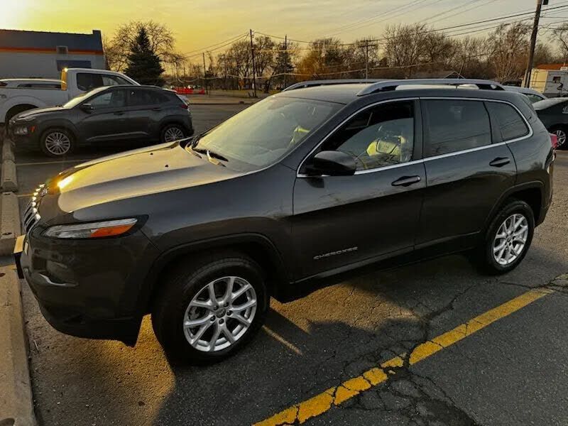 2017 JEEP Cherokee
