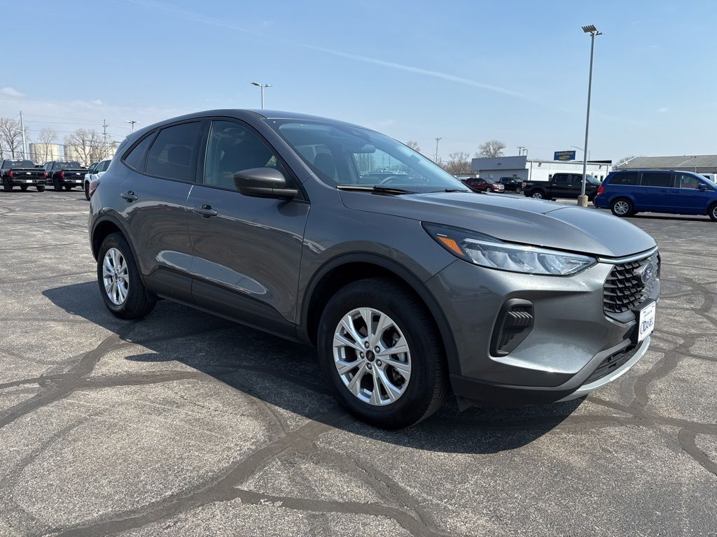 2025 FORD Escape