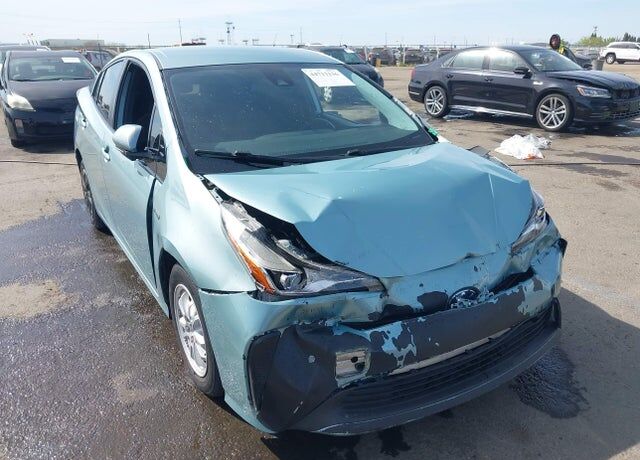 2019 TOYOTA PRIUS