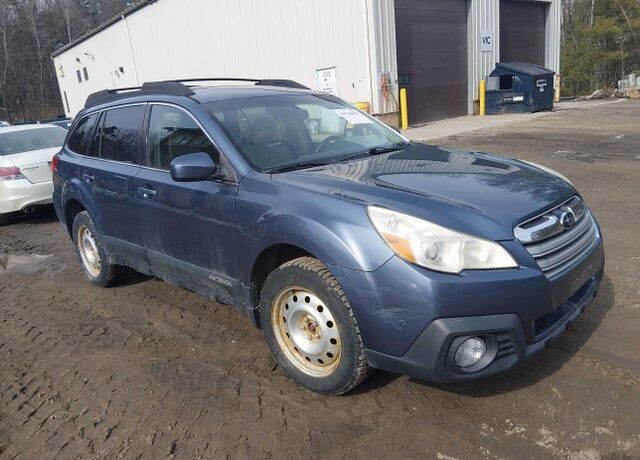 2013 SUBARU Outback