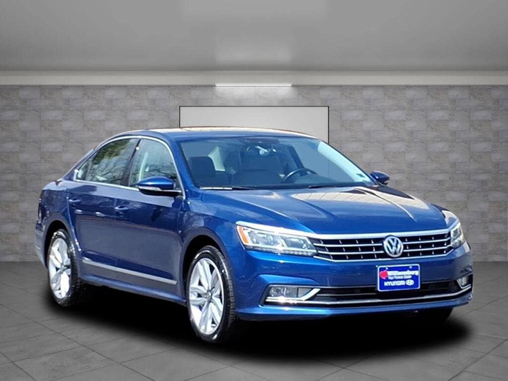 2017 VOLKSWAGEN Passat