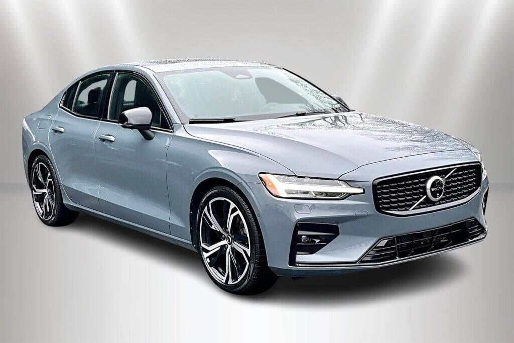 2024 VOLVO S60