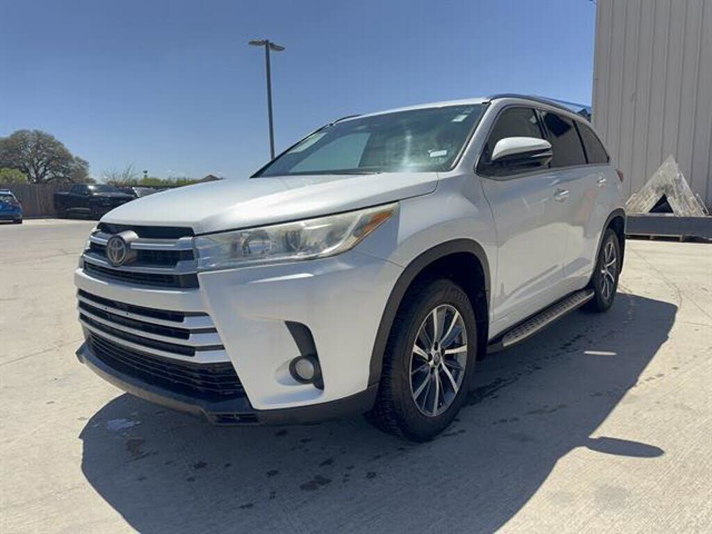 2017 TOYOTA Highlander