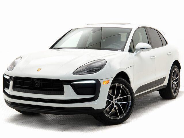 2025 PORSCHE Macan