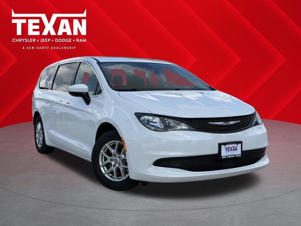 2023 CHRYSLER Voyager