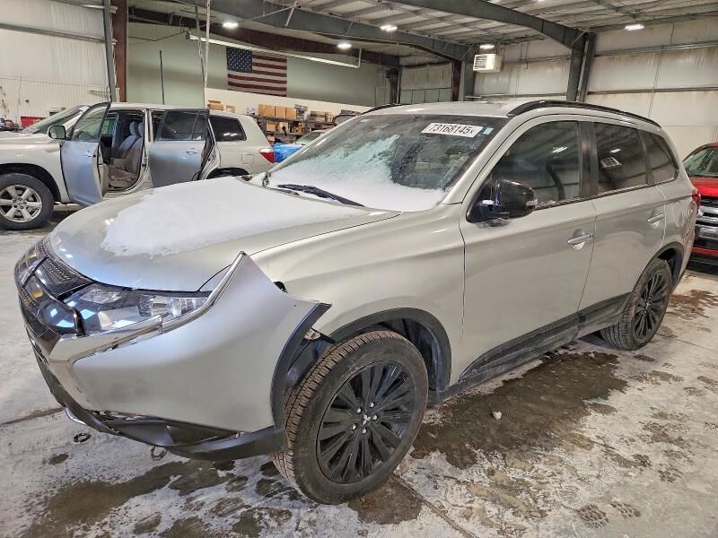 2020 MITSUBISHI Outlander