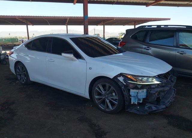 2019 LEXUS ES