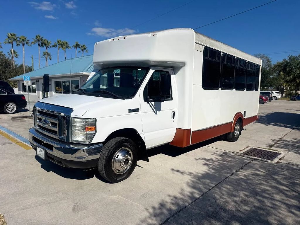 2017 FORD E-450