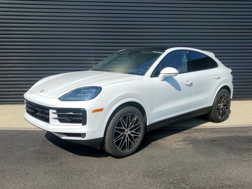 2025 PORSCHE Cayenne