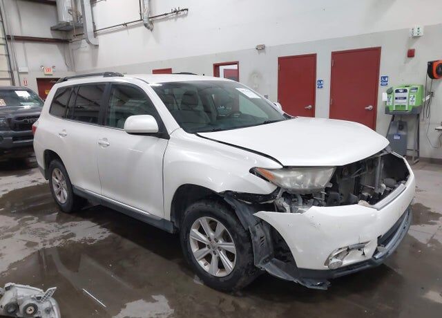 2013 TOYOTA Highlander