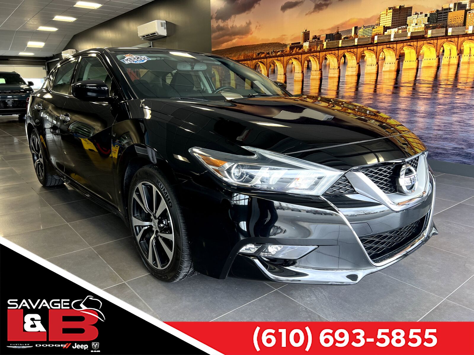 2017 NISSAN Maxima