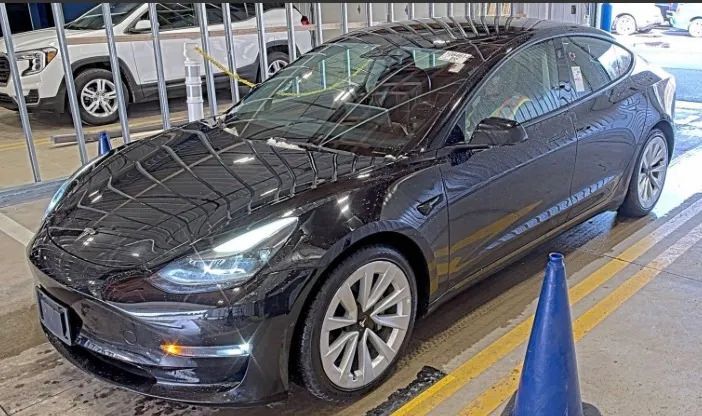 2022 TESLA Model 3