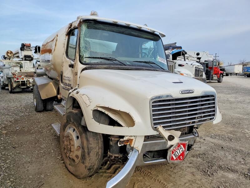 2020 FREIGHTLINER M2