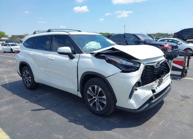 2020 TOYOTA Highlander