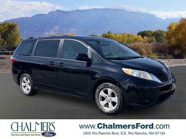 2017 TOYOTA Sienna