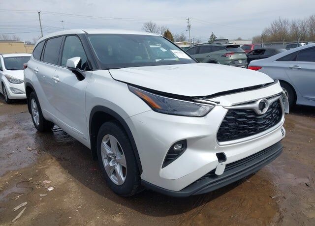 2022 TOYOTA Highlander