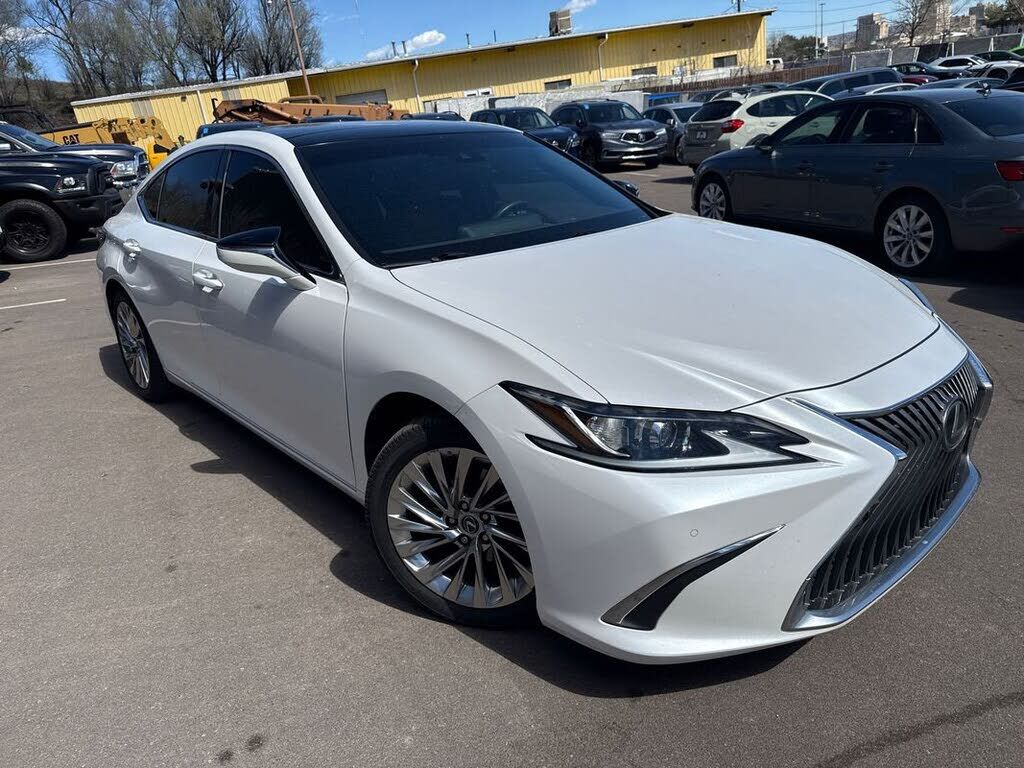 2020 LEXUS ES