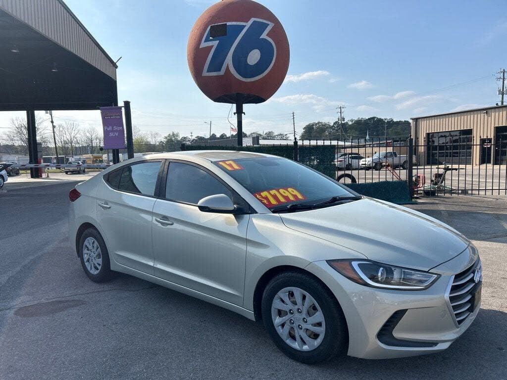 2017 HYUNDAI Elantra
