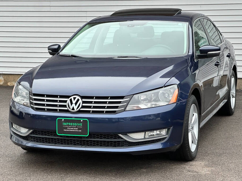 2013 VOLKSWAGEN Passat