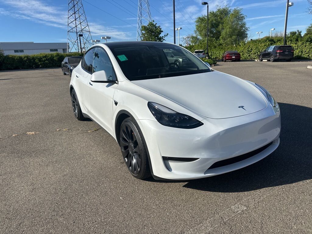 2023 TESLA Model Y