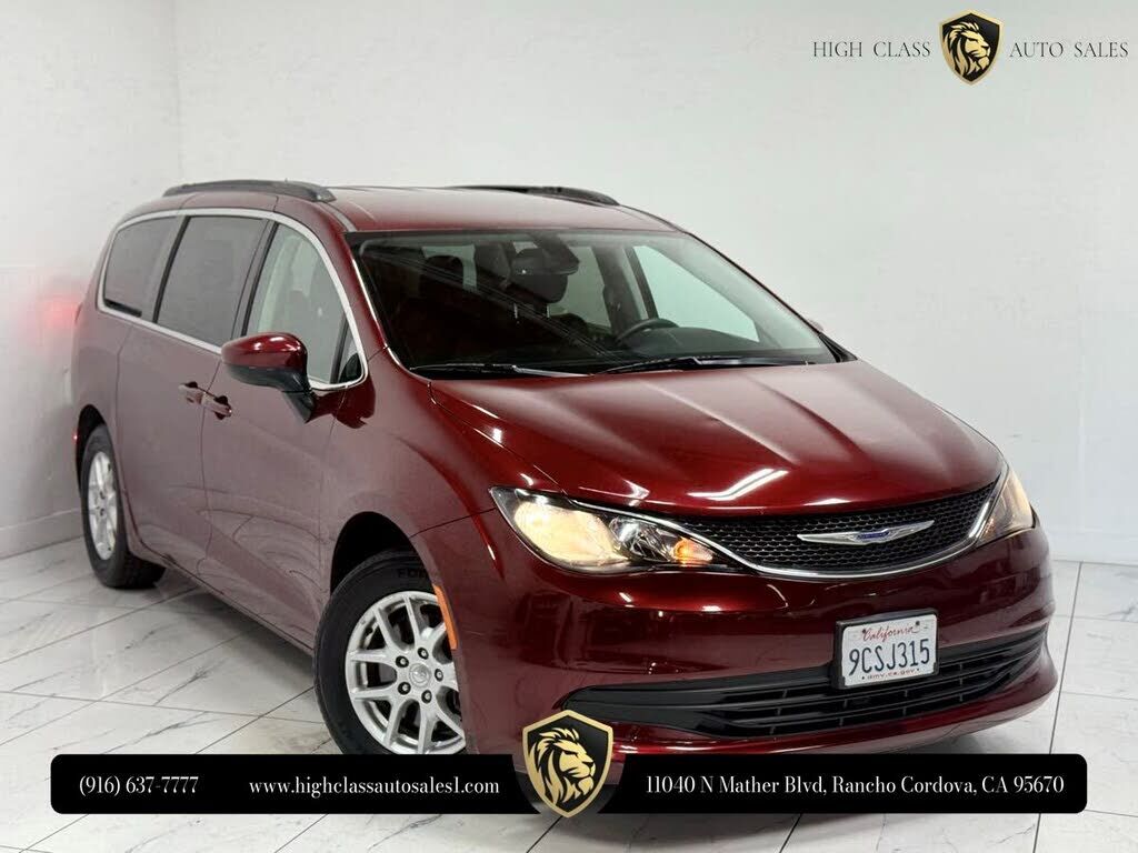 2020 CHRYSLER Voyager