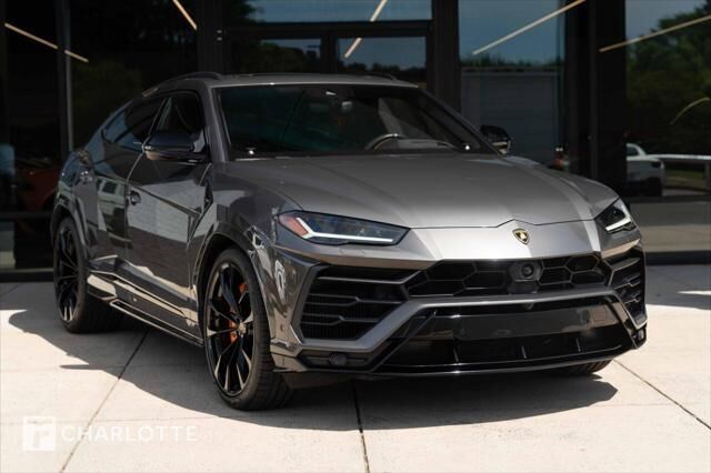 2021 LAMBORGHINI URUS