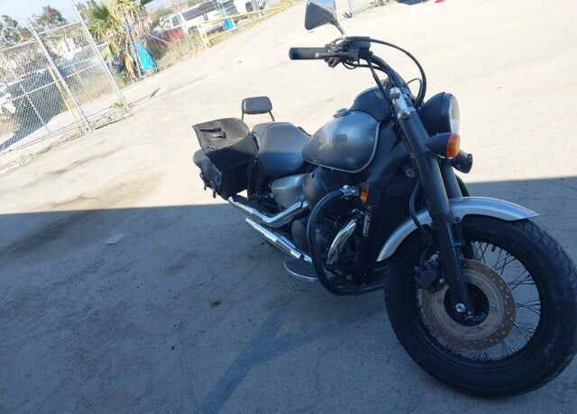 2015 HONDA VT750