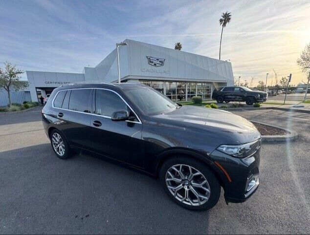 2020 BMW X7