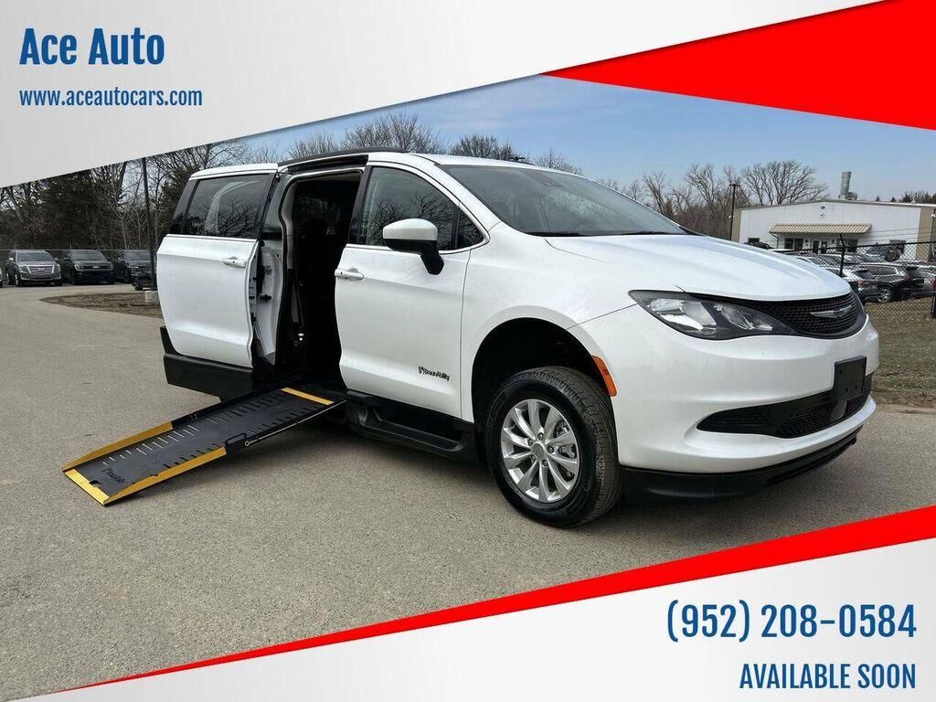 2023 CHRYSLER Voyager