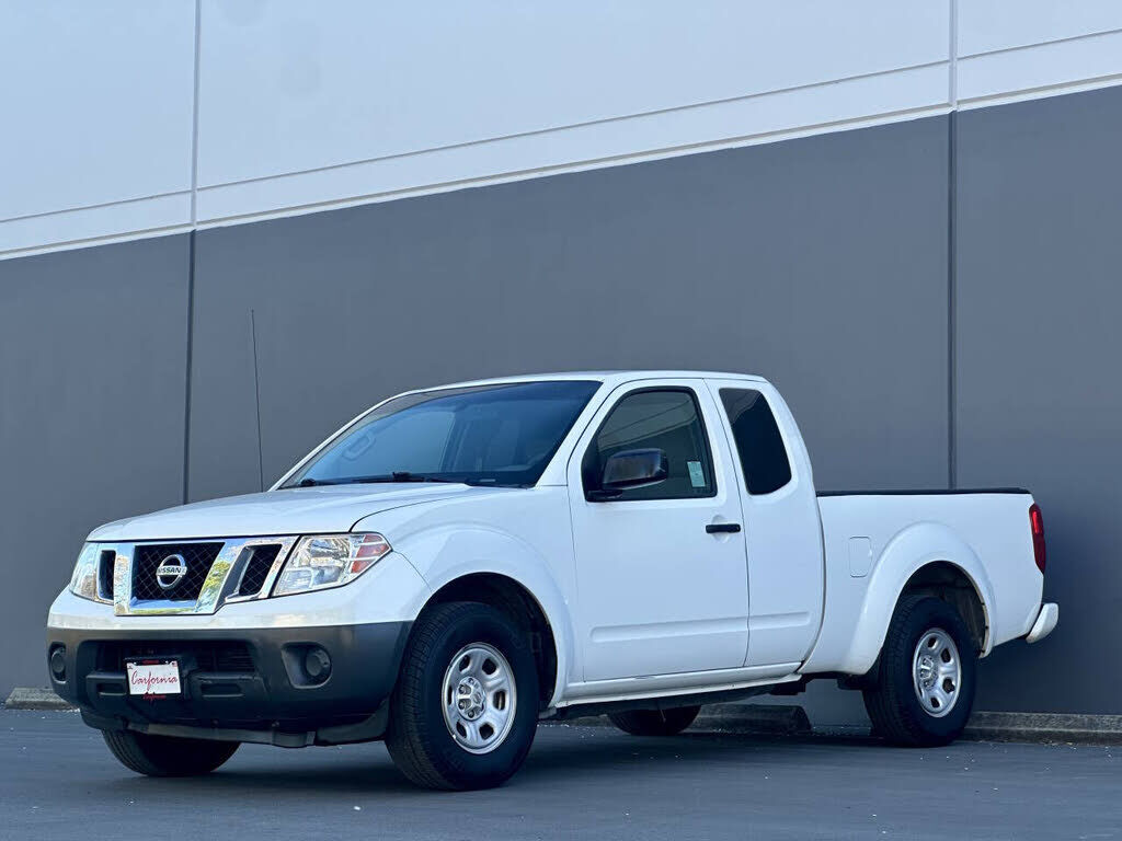 2017 NISSAN Frontier
