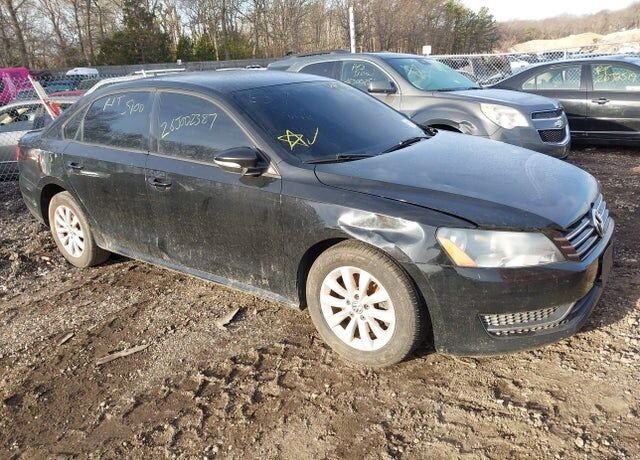 2012 VOLKSWAGEN Passat