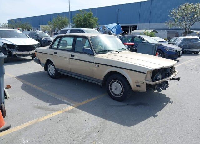 1992 VOLVO 240 Series