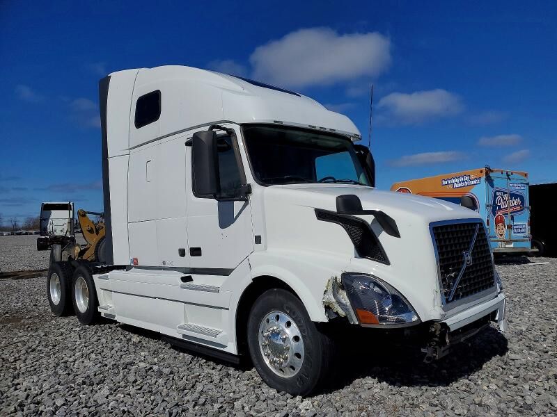 2014 VOLVO TRUCK VNL