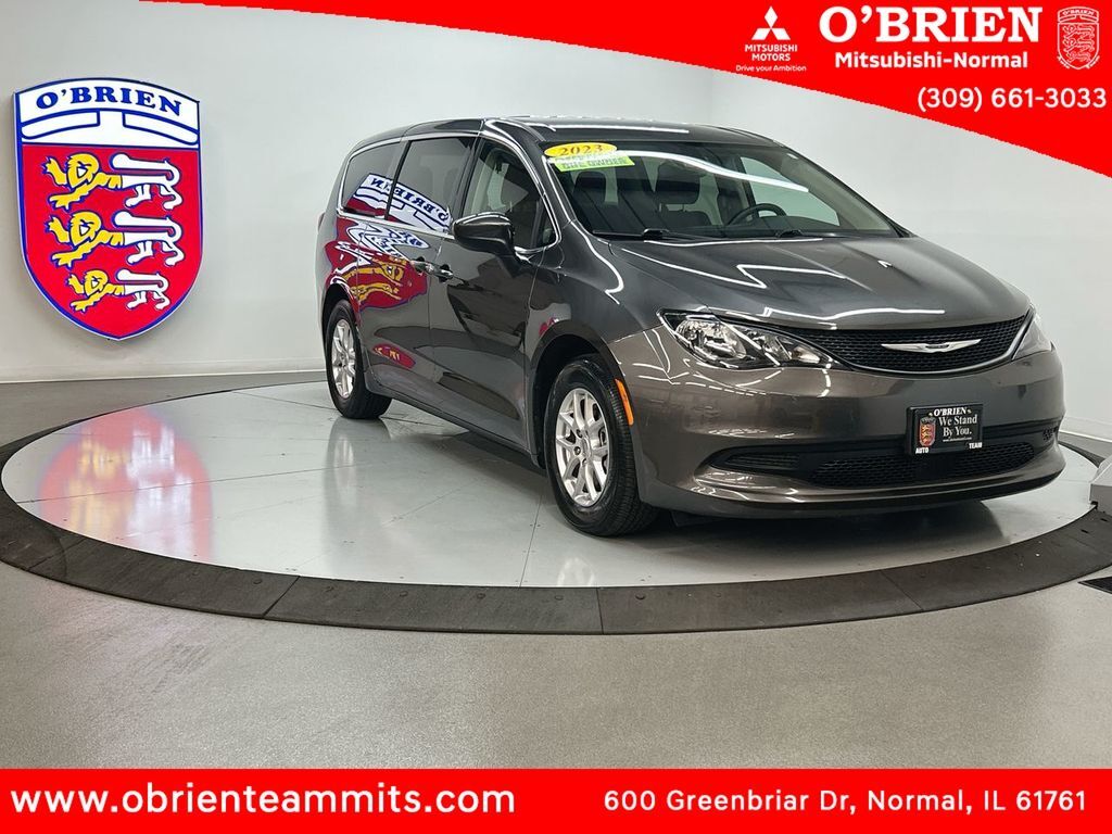 2023 CHRYSLER Voyager