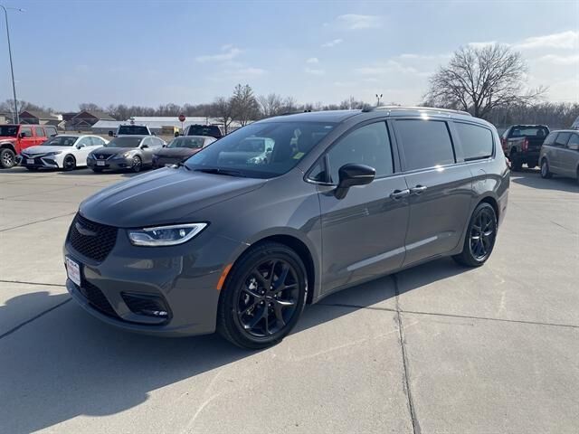 2025 CHRYSLER Pacifica