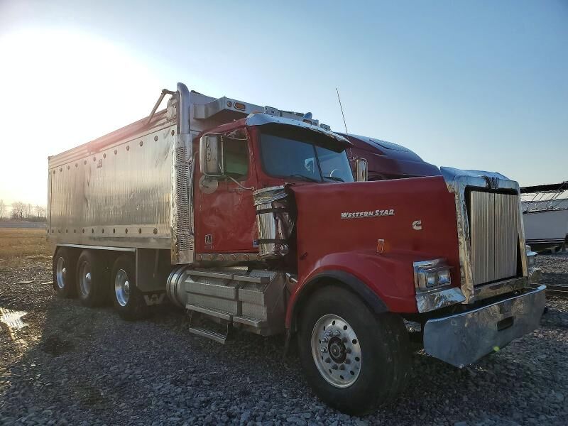 2020 WESTERN STAR 4900