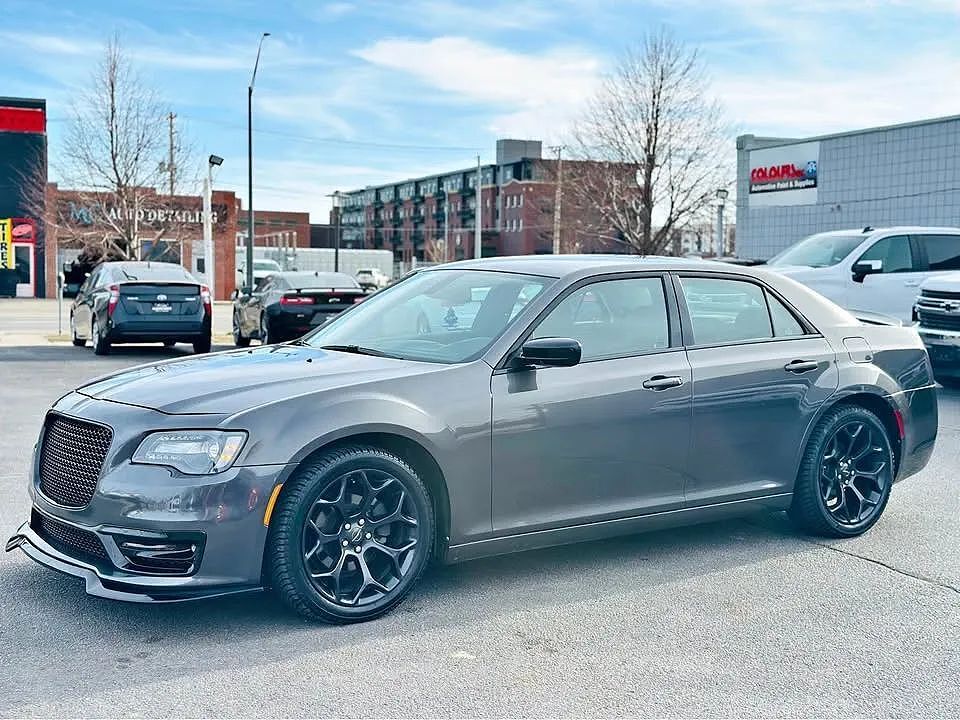 2019 CHRYSLER 300