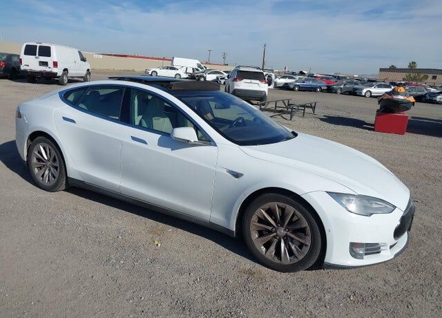 2016 TESLA Model S
