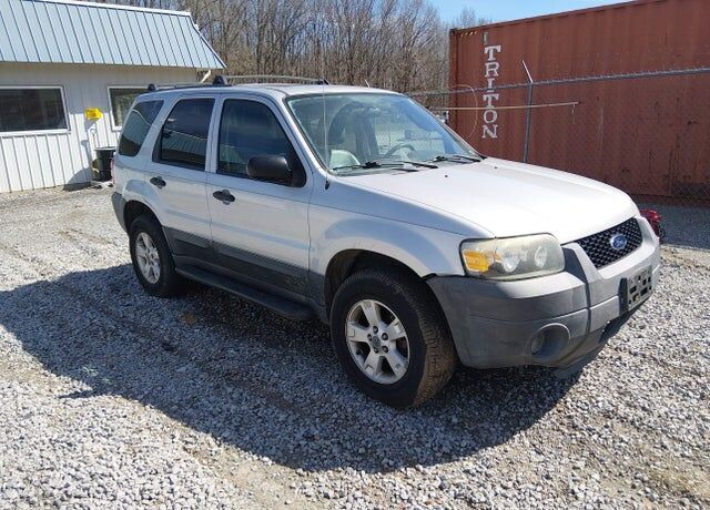 2005 FORD Escape