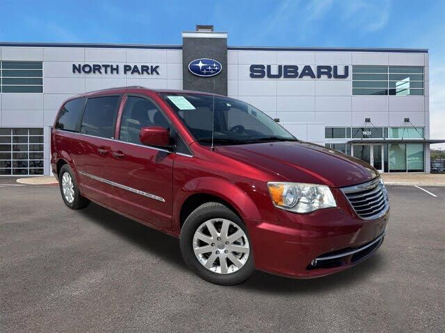 2014 CHRYSLER Town and Country