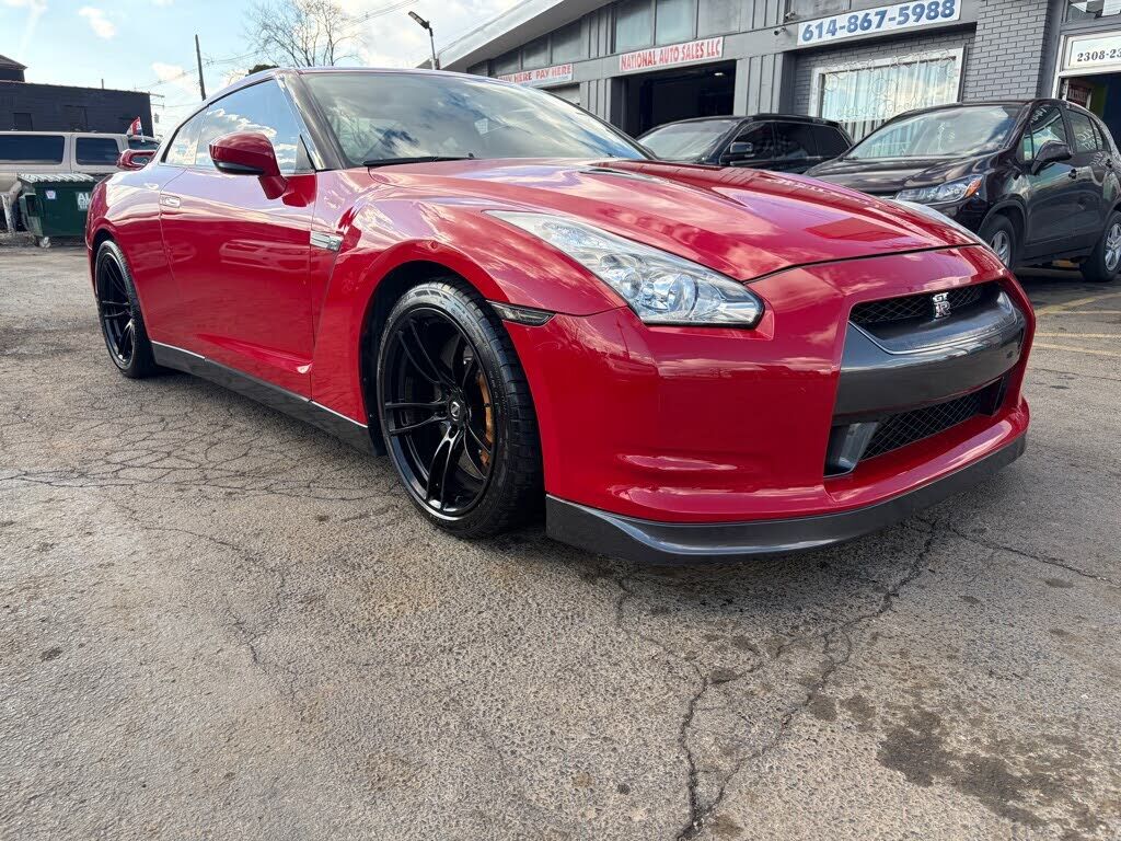 Nissan GT-R