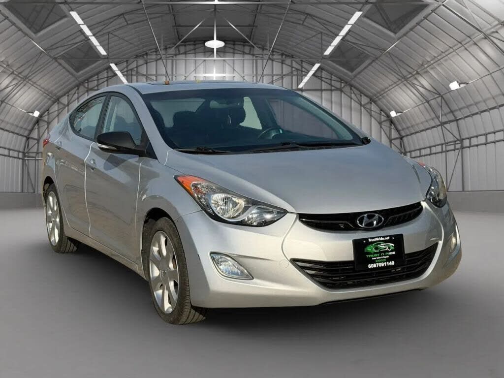 2012 HYUNDAI Elantra