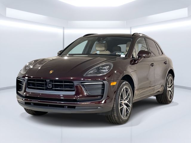 2026 PORSCHE Macan