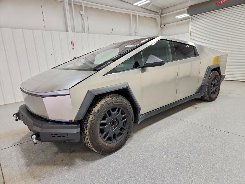 2024 TESLA Cybertruck