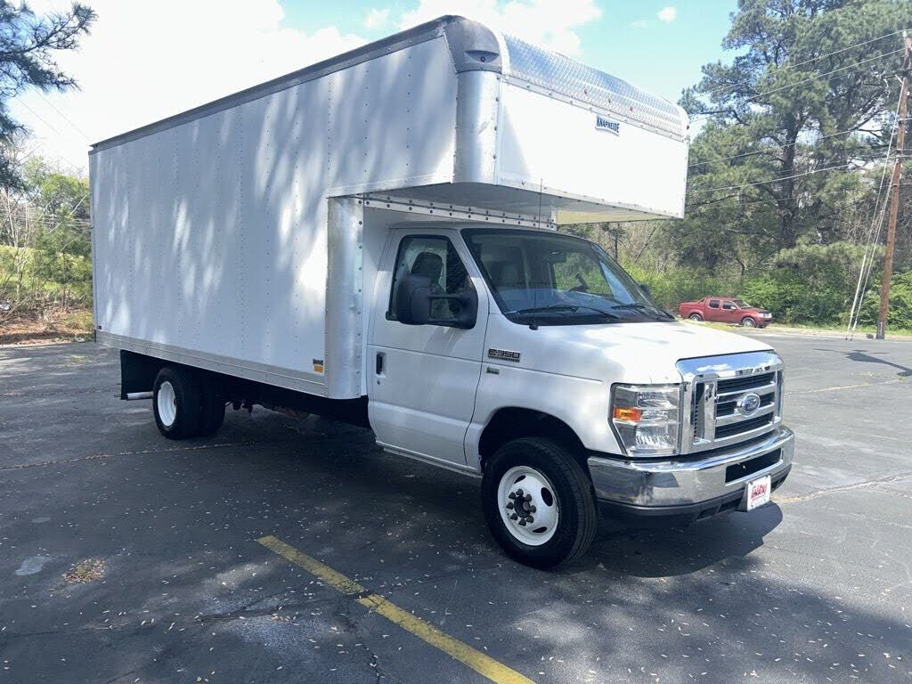 2017 FORD E-350