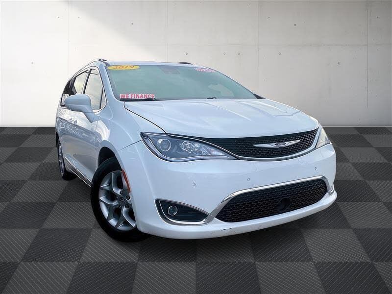 2019 CHRYSLER Pacifica