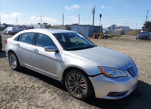 2012 CHRYSLER 200