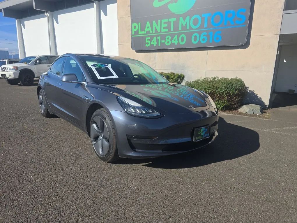 2018 TESLA Model 3