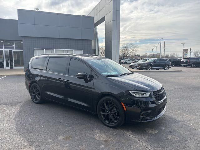 2023 CHRYSLER Pacifica